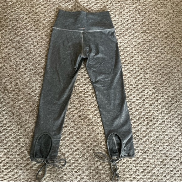 Aerie Chill Play Move Soft Heather Grey Leggings - Picture 2 of 4